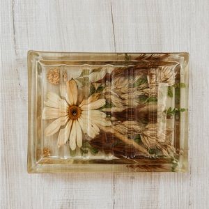 VINTAGE LUCITE RESIN FLOWER SOAP DISH • BOHO • RETRO